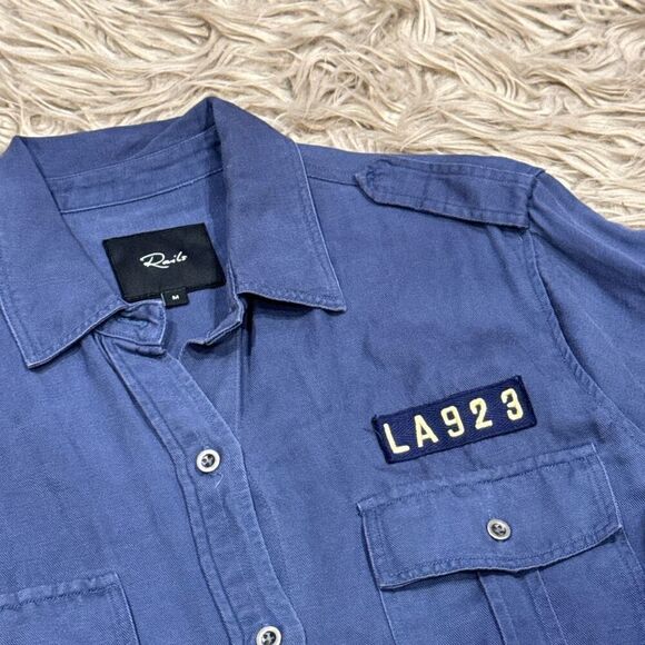 Rails Ka­to Mil­i­tary Shirt worn by Deb­bie Gal­lagher (Em­ma Ken­ney) in Shame - Picture 4 of 10